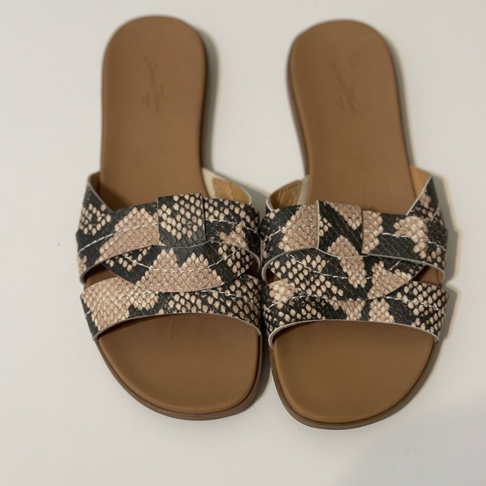 Universal Thread Snake Print Slide Sandals Size: 5.5 - Picture 3 of 5